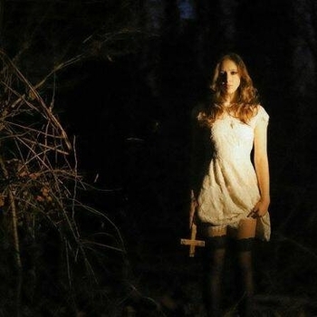 Isabel LaRosa - Praying (You fear the god that loves you 2023)