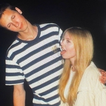 Мне холодно - Не могу уснуть (Не оставляй меня здесь 2024)