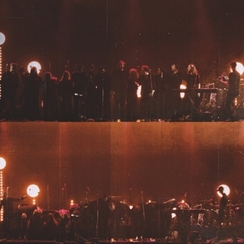 Альбом Бонд с хором Бонд с Кнопкой