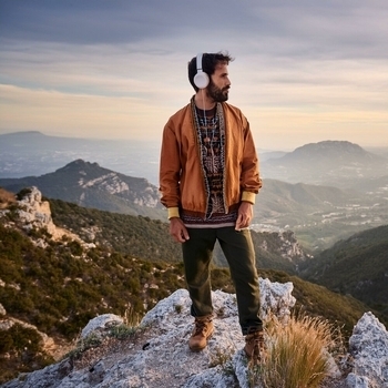 Альбом The Calm Within: Music For Quiet Restoration Some Relaxing Music, Best Meditation Relax and Spa Music, Deep Waves