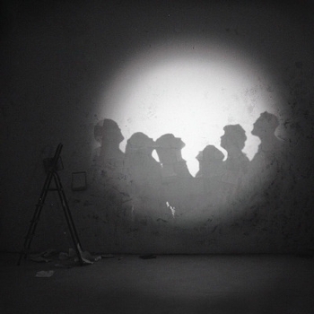 Бонд с кнопкой - Свои