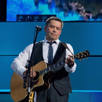 Любэ и Мобильные Блондинки - Девчонка-девчоночка (feat. Мобильные Блондинки)