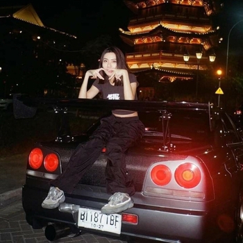 Velours - Liverpool Street In The Rain