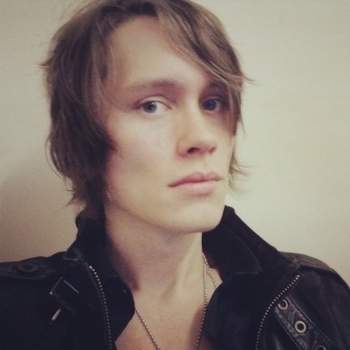 PelleK - Twinge And Turn (My Demons EP 2010)