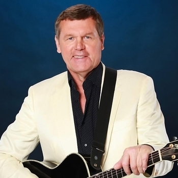 Артист Александр Новиков 