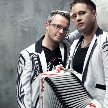 Баян Микс и Мария Девятова - Молодой моряк