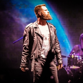 Артист Plamenev