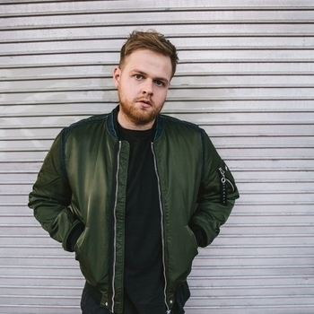 Tom Walker - Leave a Light On