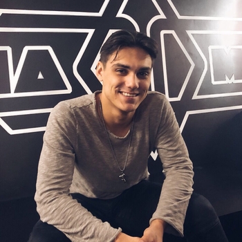 Руслан Кримлидис и Эрик Шутов - Boyfriend