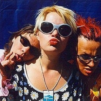 Восьмая Марта - Голая (С праздником! 2001)