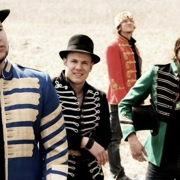 Артист 77 Bombay Street