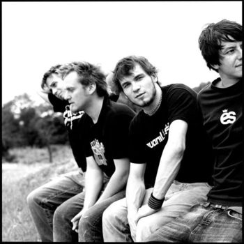 3 Feet Smaller - Lead Or Follow