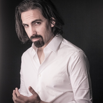 Артист Bear McCreary