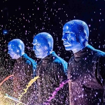 Артист Blue Man Group