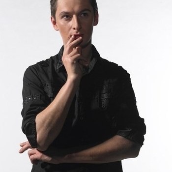 Bobina and Betsie Larkin - You Belong To Me (Serge Sonore remix)