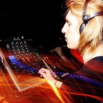 Breakfast - Dancing In The Moonlight (2013)