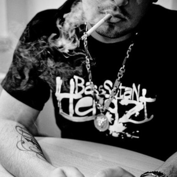 Orgi 69 und Bass Sultan Hengzt - Outro (Acapella Hengzt)