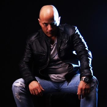 Crew 7 - Give Into The Bass (Hans-O-Matik Dutch Mix) (Hans-O-Matik Dutch Mix)