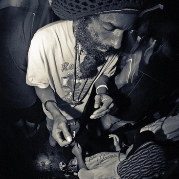 Congo Natty - Breaking Away