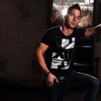 Criminal Vibes - Pump Up the Jam