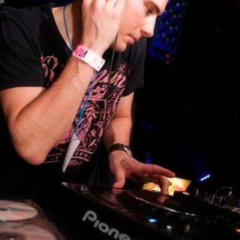 Corderoy - Run Into The Sun (Tangle & Mateusz Dub Mix)