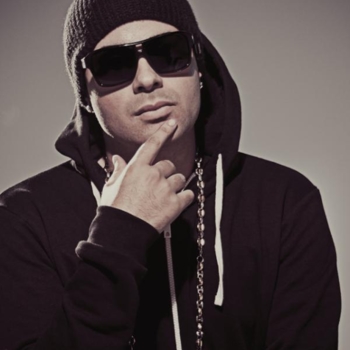 Cheka Ft Don Omar - Te Siento Lejos