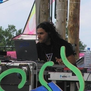 Ultravoice vs. Visual Paradox vs. Cosmic Tone - Stop The Beat (Twina Rmx)