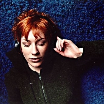 Esthero - I Drive Alone