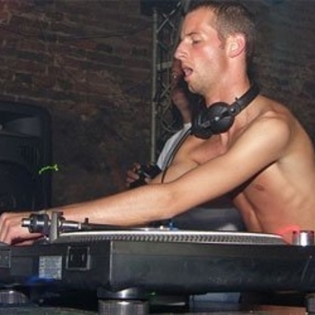 Felix Kröcher & Eric Sneo - Distorted Disco