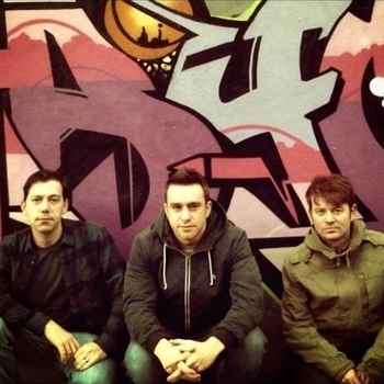 radio Monte Carlo 105.9 FM Kinky Movement - Two Minute Warning