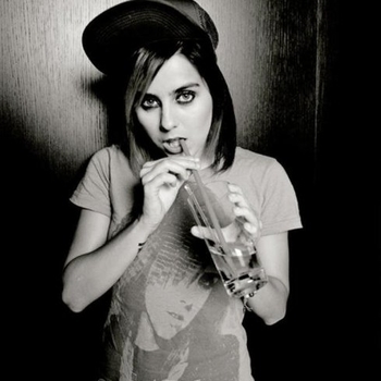 Lady Sovereign - Love Me Or Hate Me (ОСТ из сериала "Стыд" / "Skam")