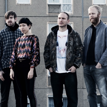 Little Dragon - No Love