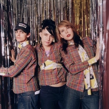 Le Tigre - Hot Topic