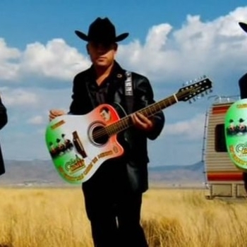 Los Cuates de Sinaloa - Negro y Azul The Ballad of Heisenberg  (Саундтрек из сериала "Бойтесь ходячих мертвецов / Fear the Walking Dead") (Сезон 3) (Серия 10)