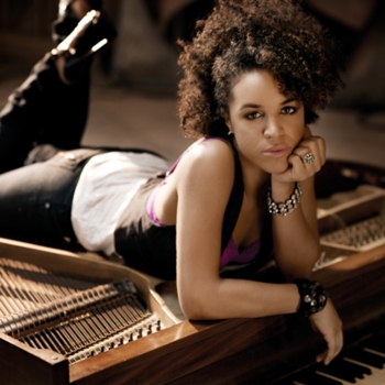 Laura Izibor - Shine (Песня из фильма "Однажды в Риме / When in Rome")