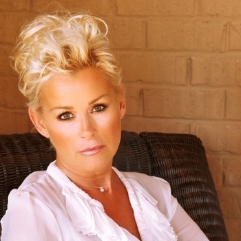 Lorrie Morgan - O Holy Night