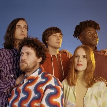 Metronomy - Hang Me out to Dry (with Robyn)