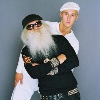 MS Vspyshkin` & Nikiforovna - Novogodnyaya (Menya Pret)