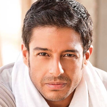 12 - Mohamed Hamaki - Ahla Haga Fi