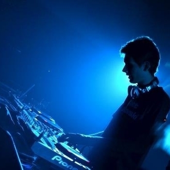 Matt Bukovski & Katty Heath - Hold back the storm (Myde Radio Edit)