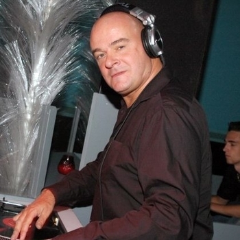 2 Brothers on the 4th Floor - The Sun Will Be Shining (Dub Foundation Instrumental)