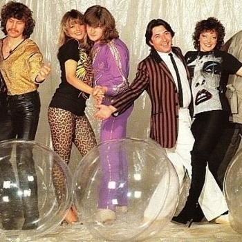 Neoton Familia - Szeretem Azt