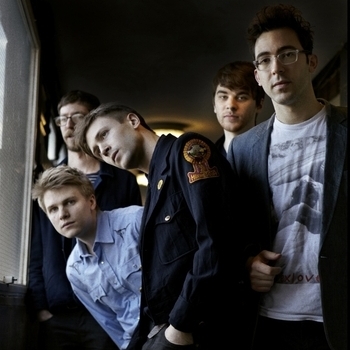 Pete and the Pirates - Come On Feet