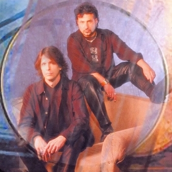 Shui Mu Nian Hua - Fly with Me