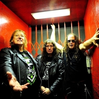 Raven - Breaking You Down (Walk Through Fire 2009)