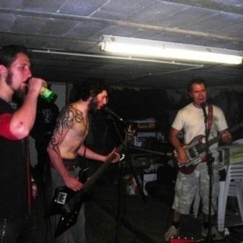 Roger Moore - Lиve Le Doigt