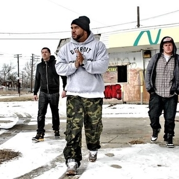 Ugly Heroes - Just Relax