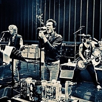 Velvet Revolver - Dirty Little Thing