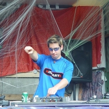 Yahel & DJ Miss T - Skywalker