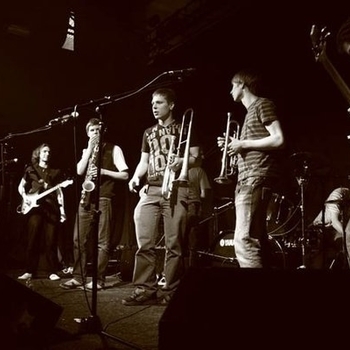 Киоск - Юра (Не без чудес 2010)